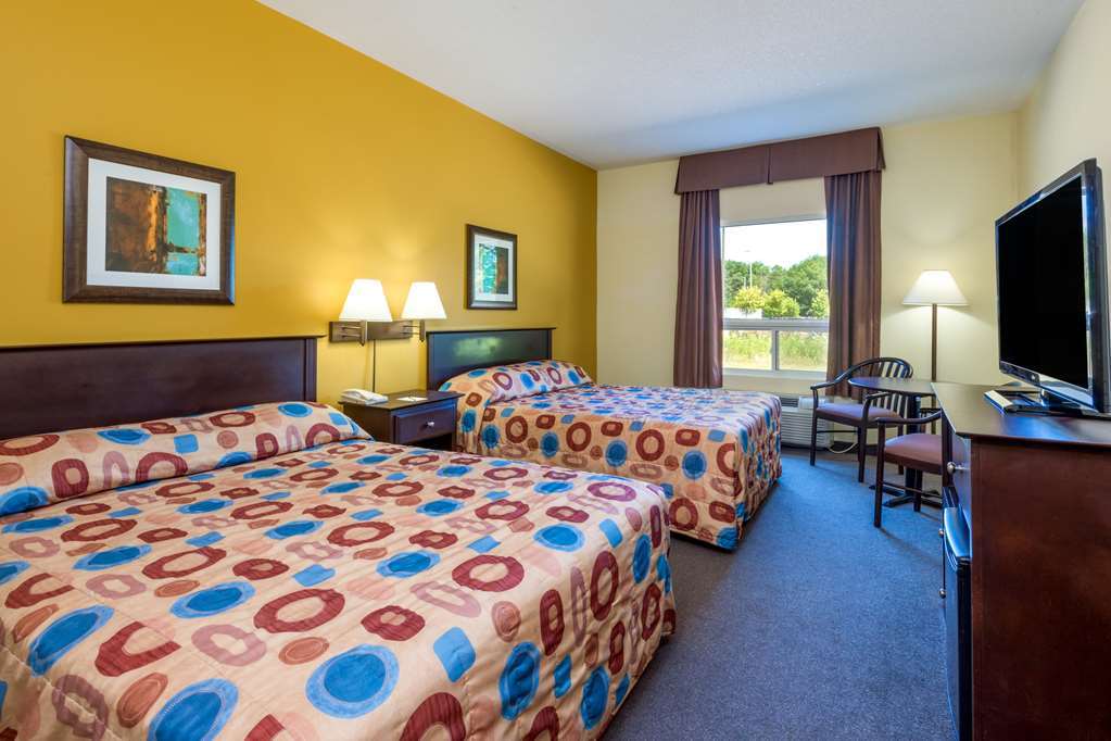 Super 8 By Wyndham Midland Hotel Room photo